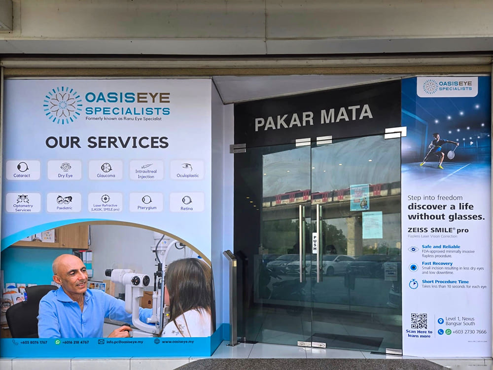 Eye specialist in Puchong Outside Clinic.
